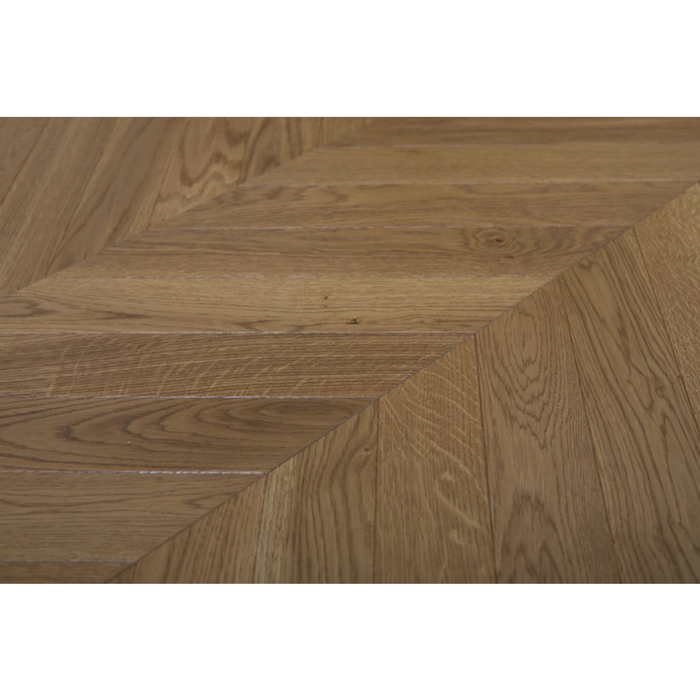 Dąb Złota Jesień (Chevron – jodełka francuska) Olejowosk, Szczotkowanie, Fazowanie V4 Wymiary: 405x65x13,5/5,5(+/-0,5) mm