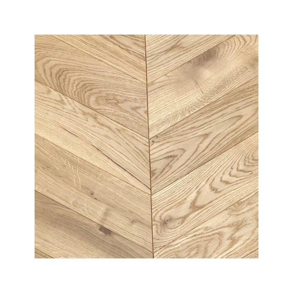 Dąb Classic (Chevron – jodełka francuska) Szczotkowanie, Fazowanie V4, Lakier matowy Wymiary: 420x88x10,5/2,5(+/-0,5) mm