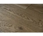 Dąb Gris Line (Fertig Deska) Olejowosk, Szczotkowanie, Fazowanie V4 Wymiary: 1290-700x140x14,5/3,0(+/-0,5) mm