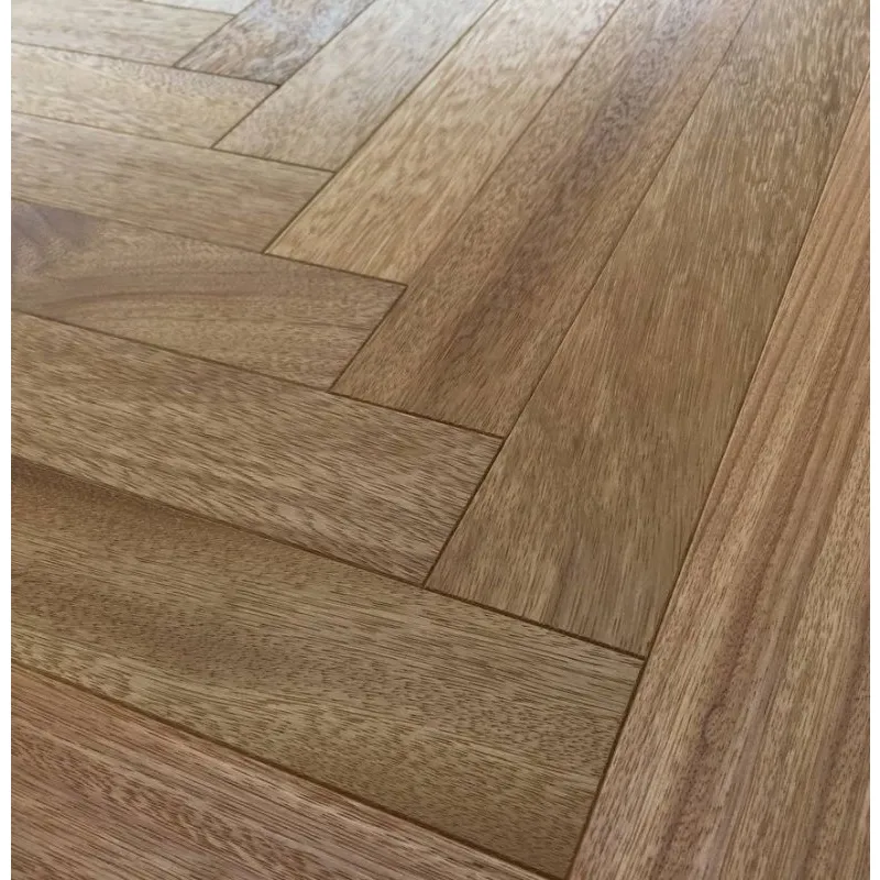 Doussie (Fertig Parkiet) Olejowosk, Szczotkowanie, Fazowanie V4 Wymiary: 490x70x14,5/3,0(+/-0,5) mm