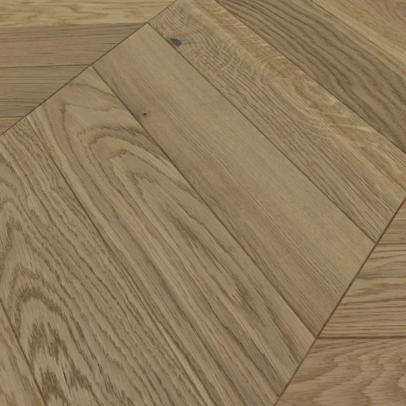 Dąb Porcelain (Chevron – jodełka francuska) Olejowosk, Szczotkowanie, Fazowanie V4 Wymiary: 420x90x13,0/3,0(+/-0,5) mm