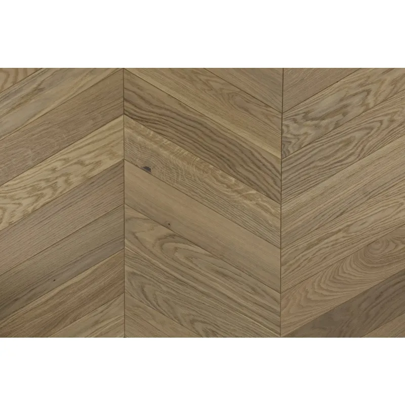 Dąb Porcelain (Chevron – jodełka francuska) Olejowosk, Szczotkowanie, Fazowanie V4 Wymiary: 420x90x13,0/3,0(+/-0,5) mm