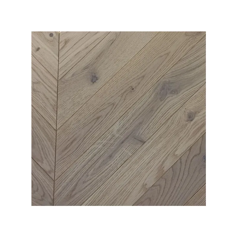 Dąb Bero (Chevron – jodełka francuska) Olejowosk, Szczotkowanie, Fazowanie V4 Wymiary: 405x65x10,5/2,5(+/-0,5) mm