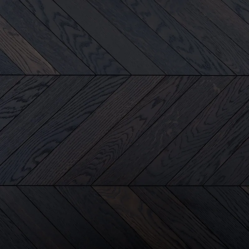 Dąb Black Smoke (Chevron – jodełka francuska) Olejowosk, Szczotkowanie, Fazowanie V4 Wymiary: 415x70x10,5/2,5(+/-0,5) mm